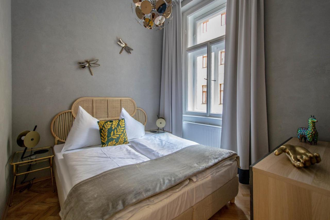 Апартаменти 3Bdr Oasis In The Heart Of Прага Екстер'єр фото