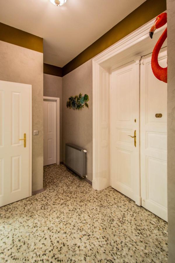Апартаменти 3Bdr Oasis In The Heart Of Прага Екстер'єр фото