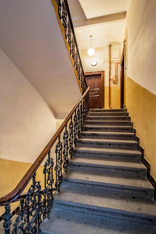 Апартаменти 3Bdr Oasis In The Heart Of Прага Екстер'єр фото
