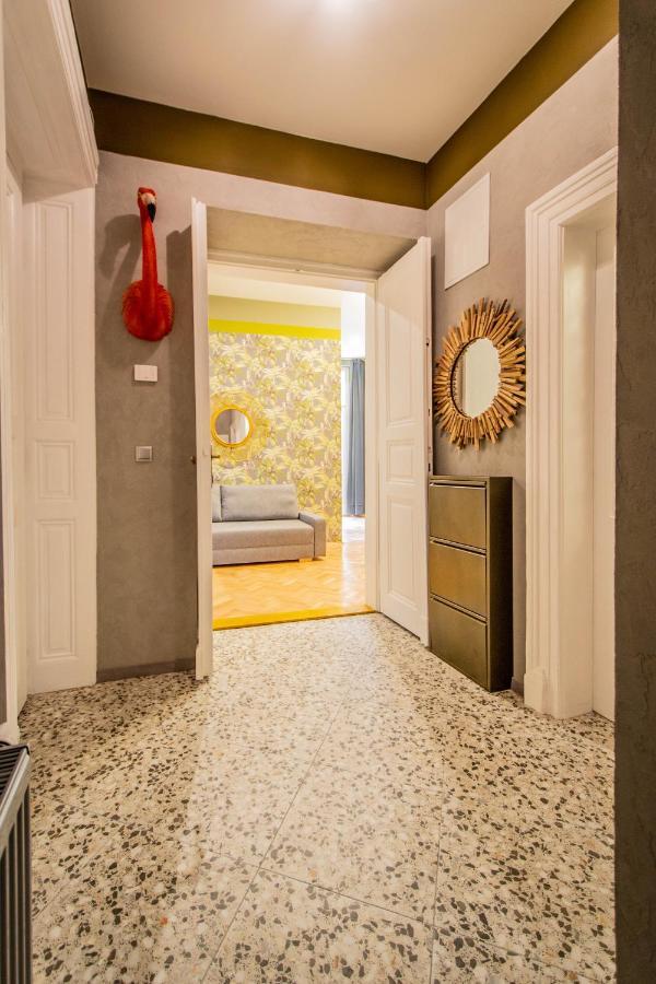Апартаменти 3Bdr Oasis In The Heart Of Прага Екстер'єр фото